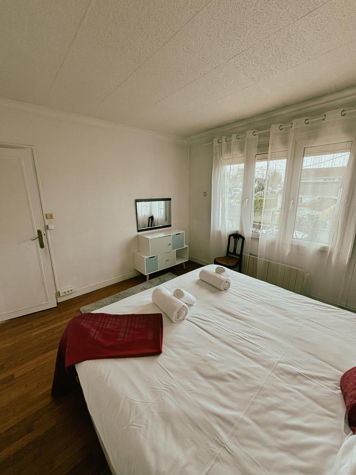 Duplex Avec Jardin - Proche Paris - Disneyland - Rer - Appartement *